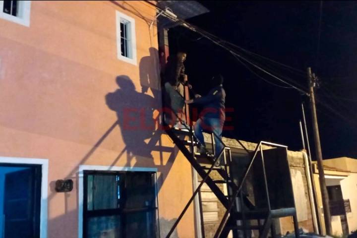Secuestraron droga y dinero en la casa de personas con antecedentes por narcomenudeo