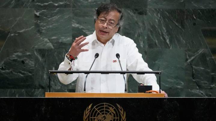 US revokes visa for Colombia's president after he urges American soldiers to disobey Trump