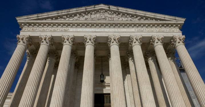 US gov’t asks Supreme Court to end protections for Venezuelan migrants