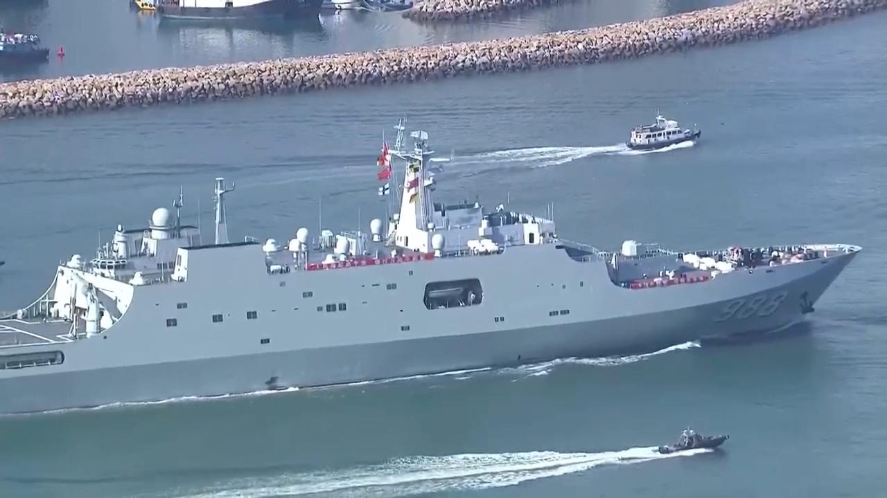 Chinese Navy ships visit Hong Kong on national anniversary