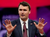 Charlie Kirk un férreo defensor de las armas en EU. Esto decía antes de ser baleado