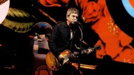 Subastan histórica guitarra de Noel Gallagher que simboliza la ruptura de Oasis el 2009