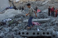 Israeli tanks push deeper into Gaza City as Trump talks peace