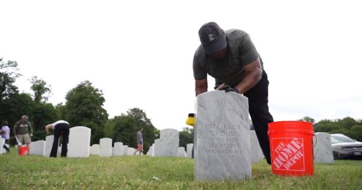 Baltimore community honors lives lost in 9/11 attacks by cleaning headstones