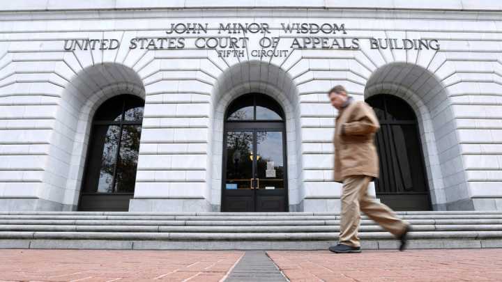 Appeals court rules Trump can’t use Alien Enemies Act to swiftly deport Venezuelans 