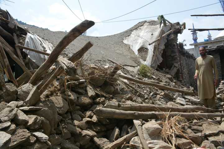 Otro terremoto de magnitud 5,2 golpea zona afectada en Afganistán