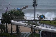 Hong Kong airport halts operations for 36 hours as Typhoon Ragasa grounds thousands of flights
