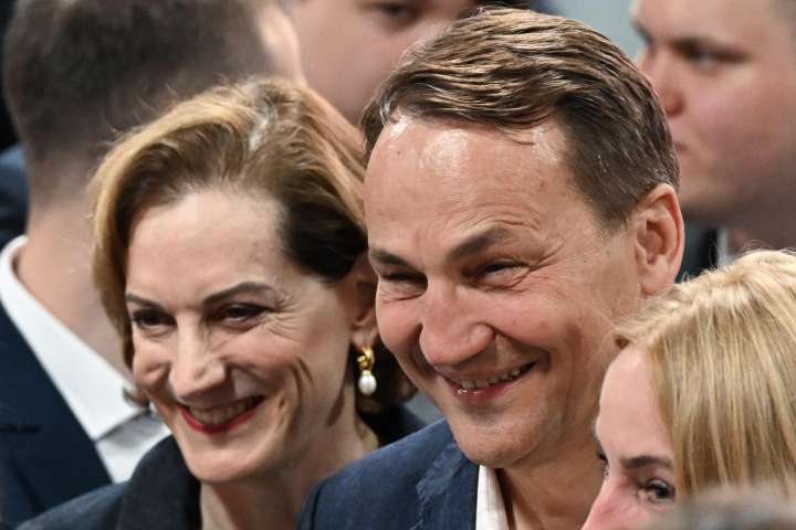 Sikorski visita Ucrania tras la intrusión de drones rusos en el espacio aéreo polaco