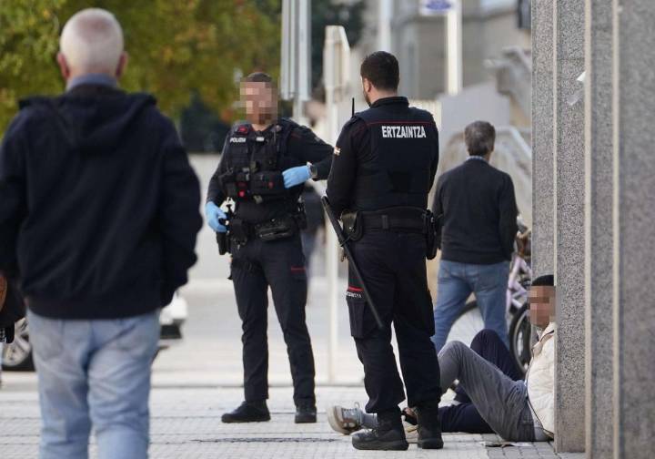 Casi tres mayores de 65 años sufren cada día algún tipo de robo en San Sebastián