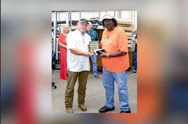 Angelina College holds ceremony to honor retiring staff member
