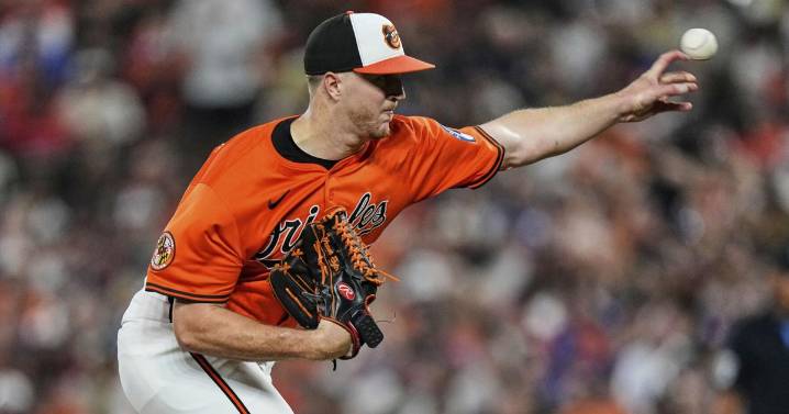 An out from being no-hit, the Orioles stun the Dodgers with 4 runs in the 9th to win 4
