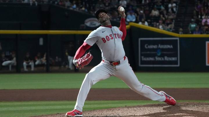 Details of Aroldis Chapman's $13.3 million, 1-year contract with the Boston Red Sox for 2026