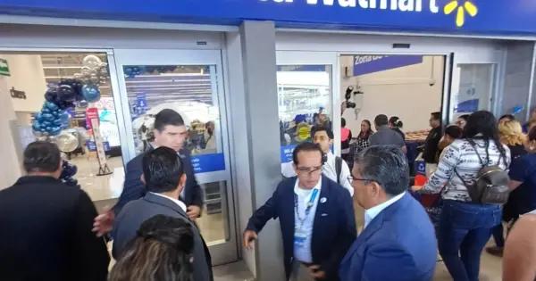Inauguran Walmart en Plaza Las Huastecas; creará 125 empleos