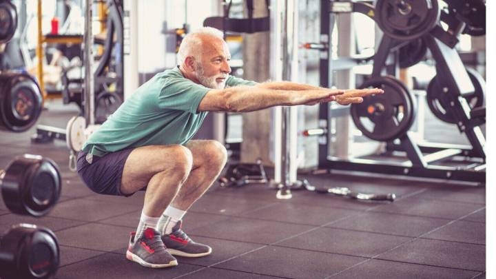 Envejecer con energía: los cuatro ejercicios recomendados por una entrenadora de 94 años