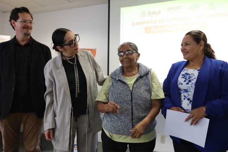 Entregarán 10 mil lentes para vista cansada a personas de Jalisco