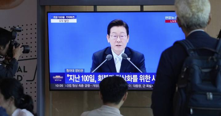 Hundreds of South Koreans arrested in a US immigration raid are being sent home
