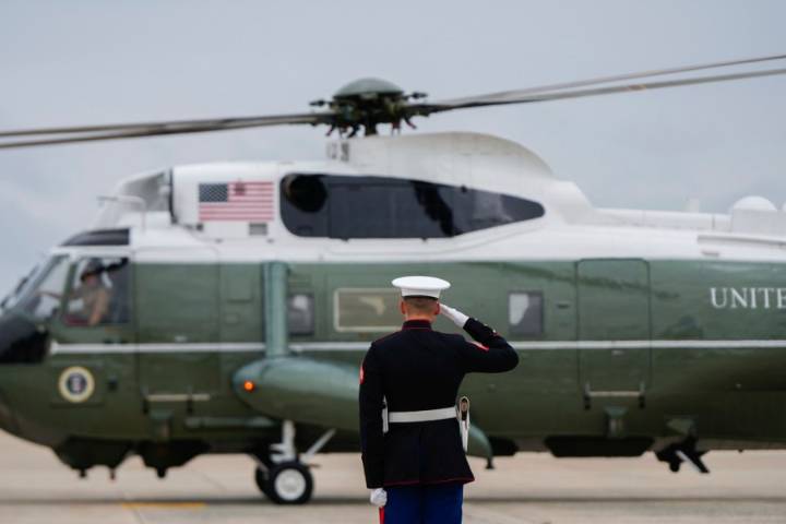 Man charged with shining laser pointer at Marine One with Trump aboard