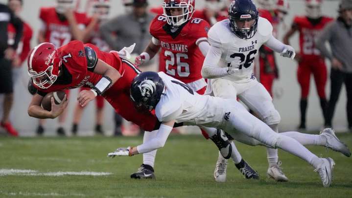 Photos: Port Huron football blanks Fraser in MAC Blue play