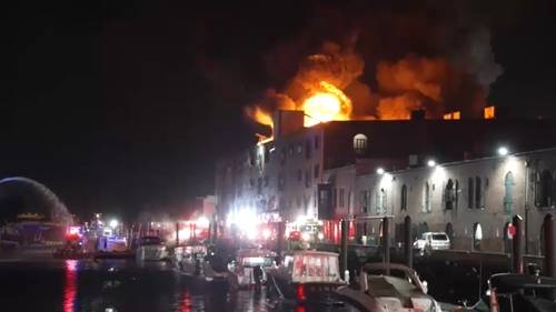 Brooklyn fire destroys artist warehouse, injures 2 firefighters in Red Hook as crews continue to battle flames