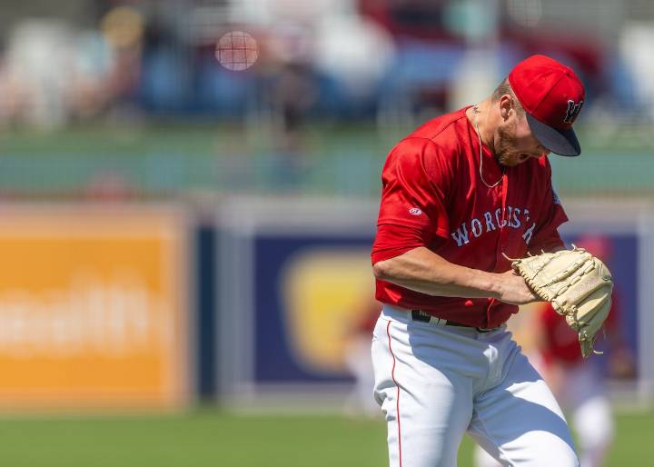 WooSox fall to Syracuse in series opener