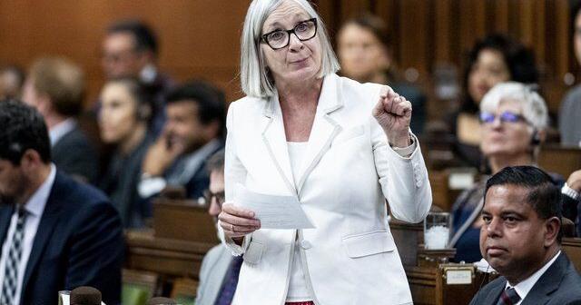 Jobs minister urges Canada Post to table new offer to striking union