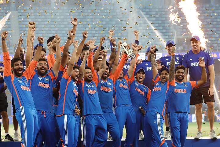 Asia Cup 2025 Trophy Row: India Refuses to Accept Trophy from PCB Chief