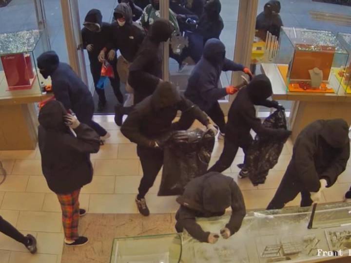 VIDEO: Asalto masivo a joyería en San Ramón deja robo de 1 millón de dólares
