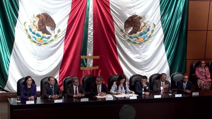 Secretario de Hacienda entrega el Paquete Económico 2026 con más de cuatro horas de retraso