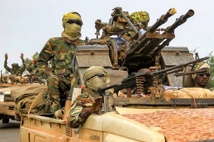 Continúan fuertes combates en la región sudanesa de Darfur