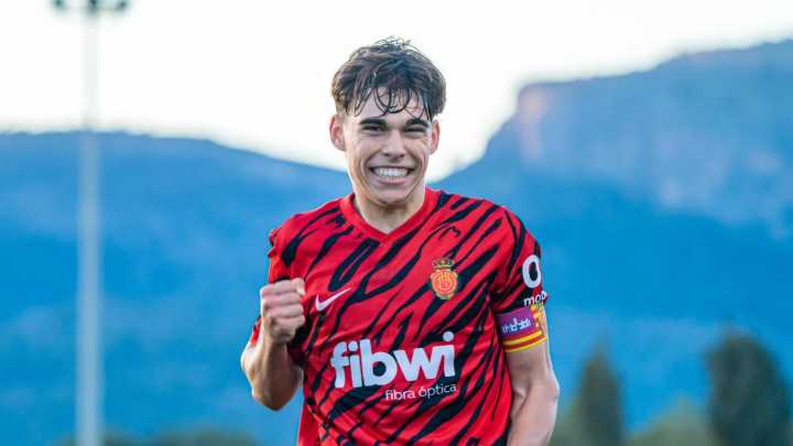El Córdoba cierra su mercado veraniego con la incorporación del medio Jan Salas a préstamo del Mallorca