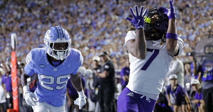 Belichick loses college coaching debut as TCU uses 2 defensive TDs to beat UNC 48
