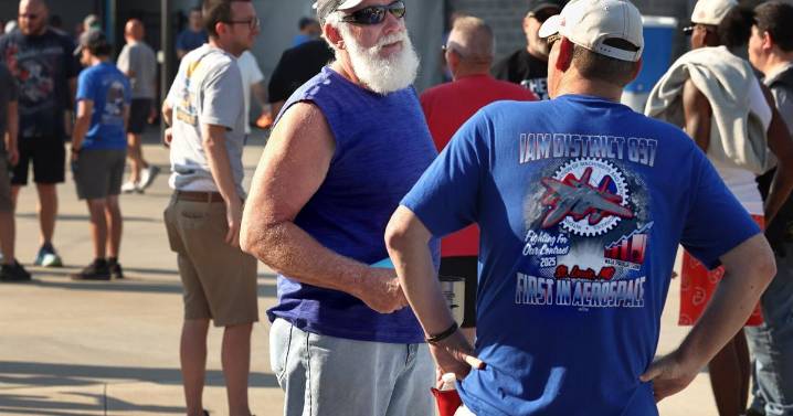 St. Louis Boeing workers vote for plan to end strike