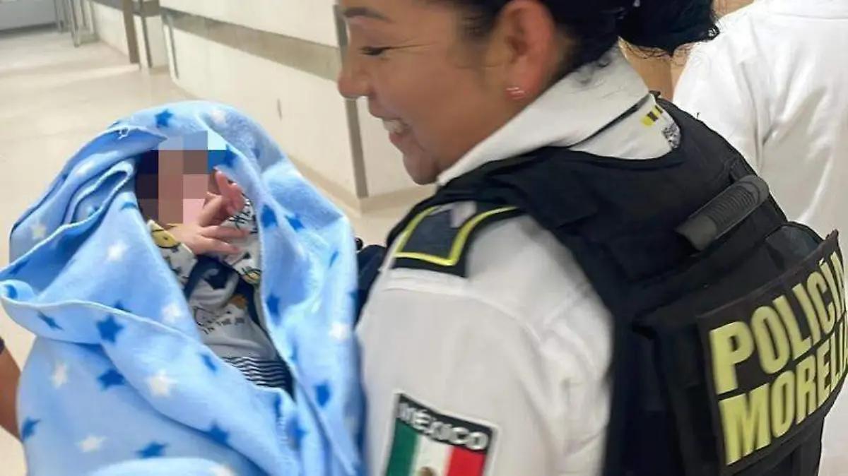 Auxilian a bebé recién nacido por problemas respiratorios