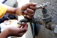 Crece enojo en Tapachula por escasez de agua y basura