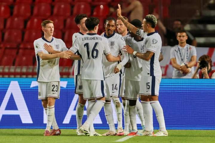 Inglaterra se acerca al Mundial tras vencer a Serbia
