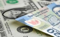 Retrocede peso tras datos de inflación
