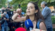 Una joven en el centro de menas de Hortaleza: "¡Sánchez es cómplice!"