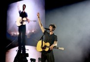 Shawn Mendes electrifies Toronto crowd: 'I love this country!'