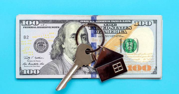 Are reverse mortgages too risky in this housing market? Here's what experts say