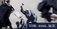 Banksy mural: New artwork on London court wall depicts judge striking protester