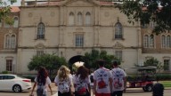 Texas Tech instruye a sus profesores que reconozcan "solo dos sexos"