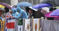 León XIV asegura ante 35.000 fieles su oración para que los jóvenes «tengan una fe cada vez más madura»