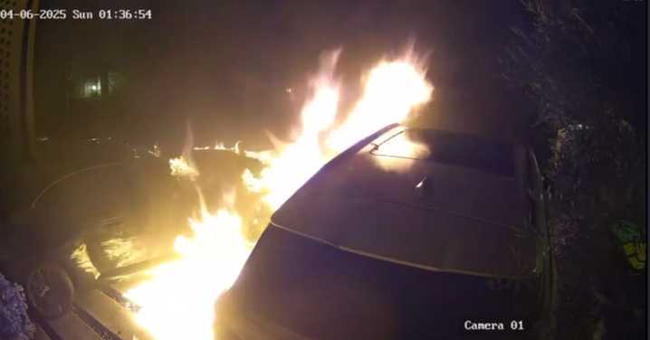 Police believe double arson attack in Melbourne may be linked to corruption in construction industry