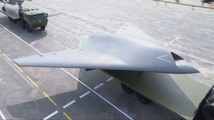 Trump, ¿herido en su orgullo? China muestra todo el poder de su Ejército con un armamento casi sacado de la ciencia ficción
