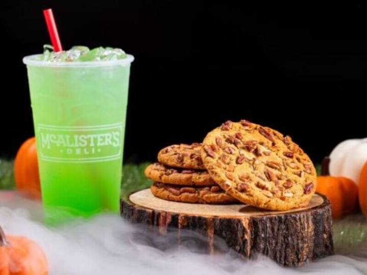 McAlister’s Halloween: Witch’s Brew & Pumpkin Pecan Cookie