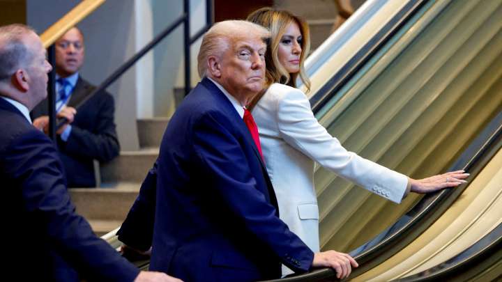 Video: Momento Exacto en que Trump Sube Escaleras Eléctricas de la ONU y Fallan