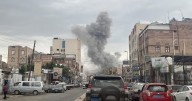 Ascienden a 46 los muertos y 165 los heridos por los bombardeos israelíes en Yemen