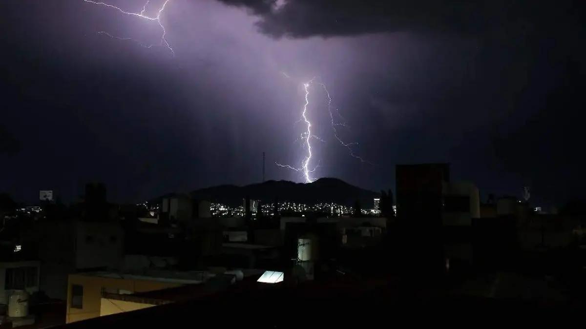 Michoacán, entre los estados con más riesgo de caída de rayos