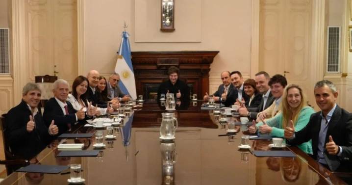Javier Milei encabezó una nueva reunión de Gabinete y de la mesa política, antes de partir a Estados Unidos
