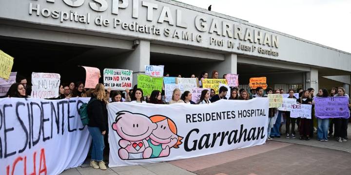 Los trabajadores del Hospital Garrahan anunciaron un nuevo paro tras el veto del Gobierno a la emergencia en pediatría